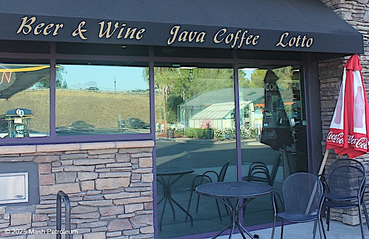 Convenience store at 1009 Oliver Rd, Failfield CA