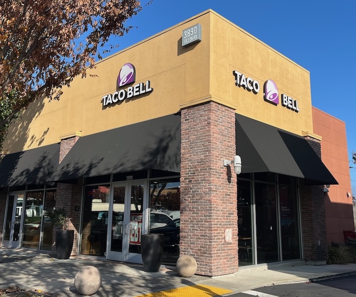 Retail leasing with lots of parking in a major shopping center just off freeway 580 in Dublin CA